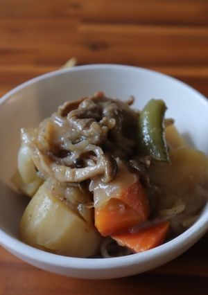 醤油麹だけで豚肉じゃが-レシピのメイン写真