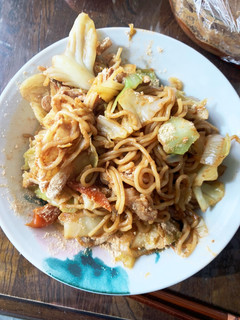 お一人様!市販の焼きそばにさっぱり隠し味-レシピのメイン写真