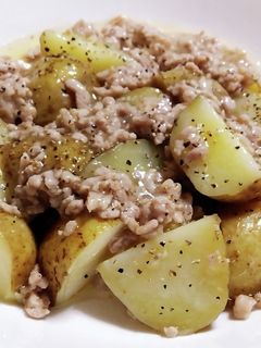 新じゃがとそぼろのにんにく塩バター煮-レシピのメイン写真
