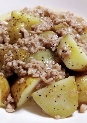 新じゃがとそぼろのにんにく塩バター煮-レシピのメイン写真