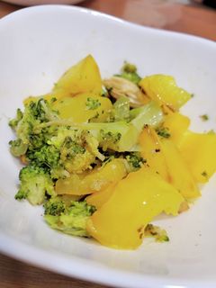 。*彩り野菜のガーリックバター炒め*。-レシピのメイン写真