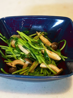 簡単副菜 豆苗としめじの炒め物-レシピのメイン写真
