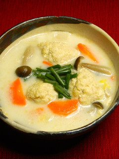 寒い日に!ワン鍋・中華鶏つくね牛乳スープ-レシピのメイン写真