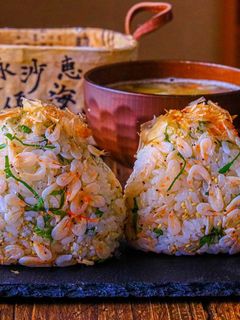 釜揚げ小海老とゴマ、大葉のおにぎり-レシピのメイン写真