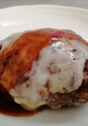 チーズＩＮチーズＯＮデミグラスハンバーグ-レシピのメイン写真