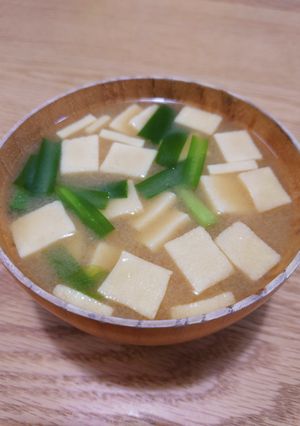 ニラと高野豆腐のお味噌汁-レシピのメイン写真