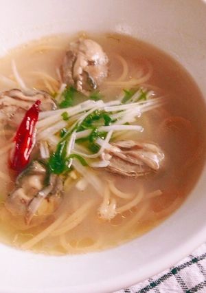 旨味たっぷり♪牡蠣のオイル漬けラーメン-レシピのメイン写真