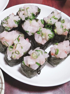 スーパーのお刺身を細かくして軍艦寿司に♪-レシピのメイン写真