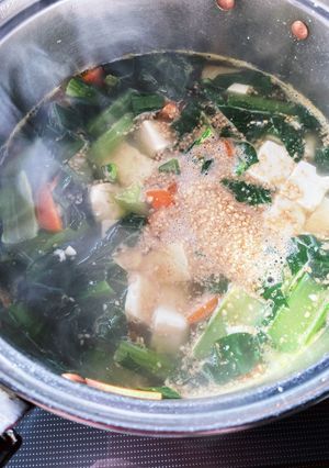 豆腐と小松菜の味噌汁 すりごま入り-レシピのメイン写真