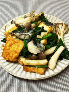 たらとふなしめじと厚揚げとほうれん草-レシピのメイン写真