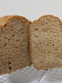 HBで身体に優しい全粒粉100%の食パン-レシピのメイン写真