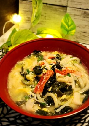 5分！わかめとカニカマの卵とじうどん-レシピのメイン写真
