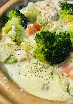 鶏肉＆ブロッコリーのシチュー風鍋-レシピのメイン写真