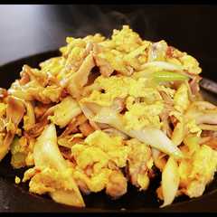 A picture of 自然な甘味のとろふわ「卵肉炒め」.