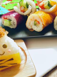やさいシートで恵方巻きとおにぎりくん-レシピのメイン写真