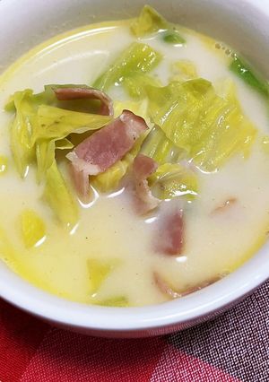 キャベツとベーコンの洋風味噌汁-レシピのメイン写真