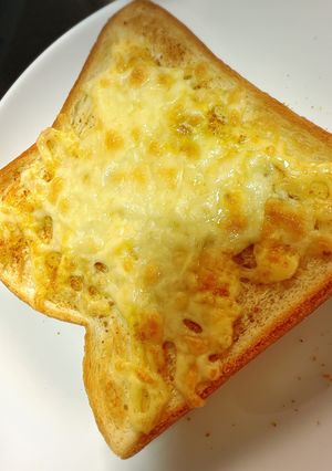 チーズたっぷり！カレーマヨトースト-レシピのメイン写真