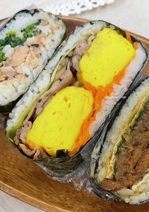 青菜と鮭のおにぎらず【ここから栄養士】-レシピのメイン写真