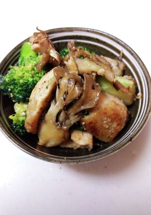 舞茸香る！鶏肉とブロッコリーの塩麹炒め♡-レシピのメイン写真