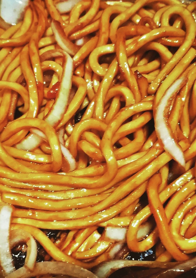 玉ねぎと極太焼きそばウスターソース炒め-レシピのメイン写真