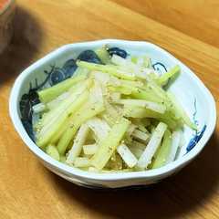 A picture of 大根の白だしきんぴら.