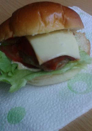 ロールパンでミニハンバーガー-レシピのメイン写真