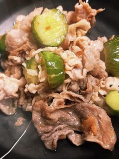 【梅肉】豚肉とキュウリの梅肉炒め-レシピのメイン写真