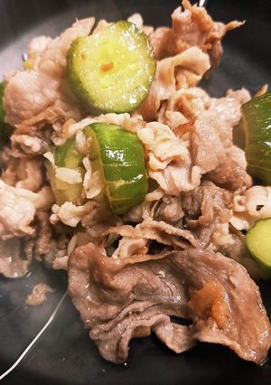 【梅肉】豚肉とキュウリの梅肉炒め-レシピのメイン写真