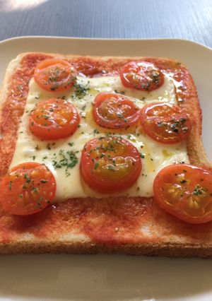 ミニトマトのピザトースト-レシピのメイン写真