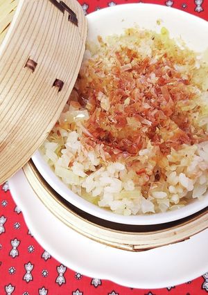 蒸籠☆ツナと玉ねぎのめんつゆ蒸しごはん-レシピのメイン写真