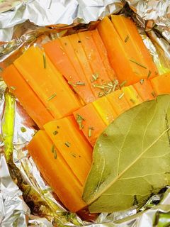 ハーブとバターのホイル焼き(人参)-レシピのメイン写真