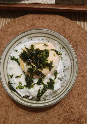 ウマイ!わかめご飯に卵焼きのせてみた〜-レシピのメイン写真