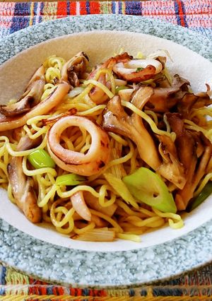イカと舞茸の塩バター焼きそば♪-レシピのメイン写真