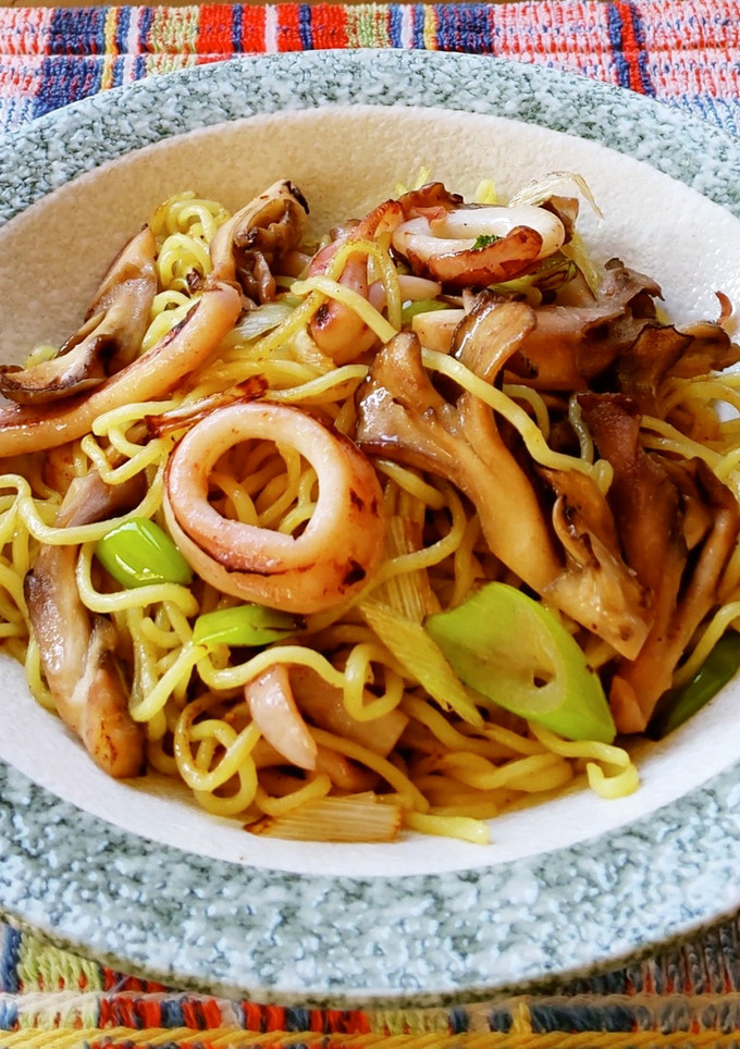 イカと舞茸の塩バター焼きそば♪-レシピのメイン写真