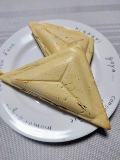 鯛焼き風!ホットサンドメーカーで三角焼き-レシピのメイン写真