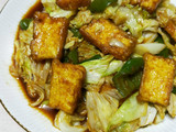 カリッと焼いた厚揚げの回鍋肉風炒め