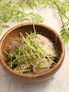 簡単!塩豚と豆苗のサラダ-レシピのメイン写真