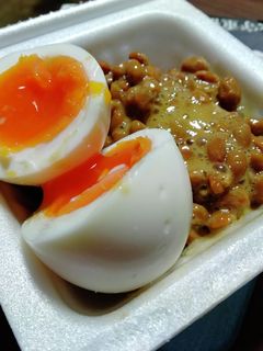 穴あけ不要、ツルッと殻が剥ける半熟ゆで卵-レシピのメイン写真