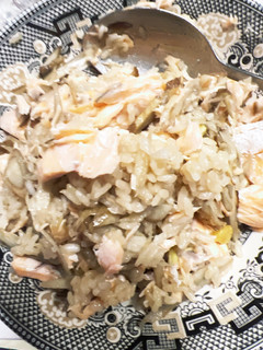塩鮭とゴボウの炊き込みご飯-レシピのメイン写真