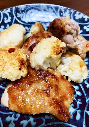 玉ねぎ麹で鶏とカリフラワー炒め-レシピのメイン写真