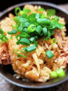 お手軽!サバの味噌煮缶炊き込みご飯-レシピのメイン写真