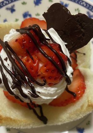 食パンカップのいちごパフェ❣️-レシピのメイン写真
