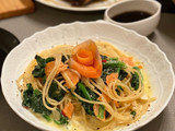 サーモンとほうれん草のクリームパスタ