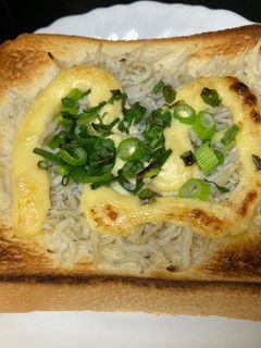 かんたんシラスのマヨネーズ焼きパン-レシピのメイン写真