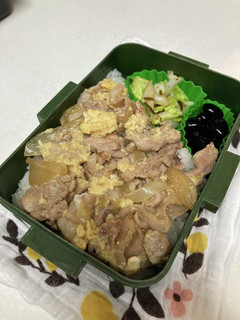 麺つゆで簡単☆豚玉丼弁当-レシピのメイン写真