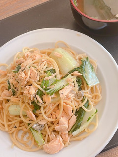 鮭とチンゲンサイのバター醤油パスタ-レシピのメイン写真