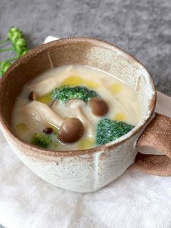 ブロッコリーとしめじの豆乳味噌スープ-レシピのメイン写真