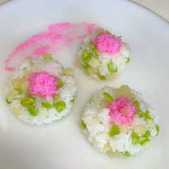 รูปของ 簡単ひな寿司☆枝豆とたくあん入りご飯で☆