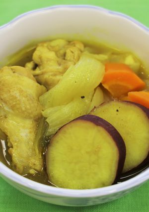 鶏手羽とさつまいものカレースープ-レシピのメイン写真