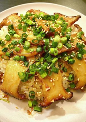 切って炒めるだけ！【無限エリンギ丼】-レシピのメイン写真